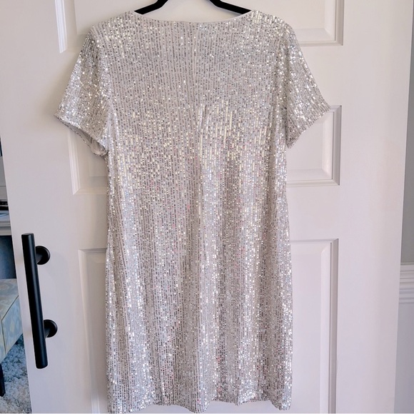 Silver Sequin Dress Short Sleeve. NWT medium - Picture 7 of 10